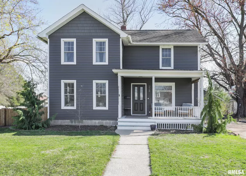 228 E MAIN ST, Geneseo, IL 61254