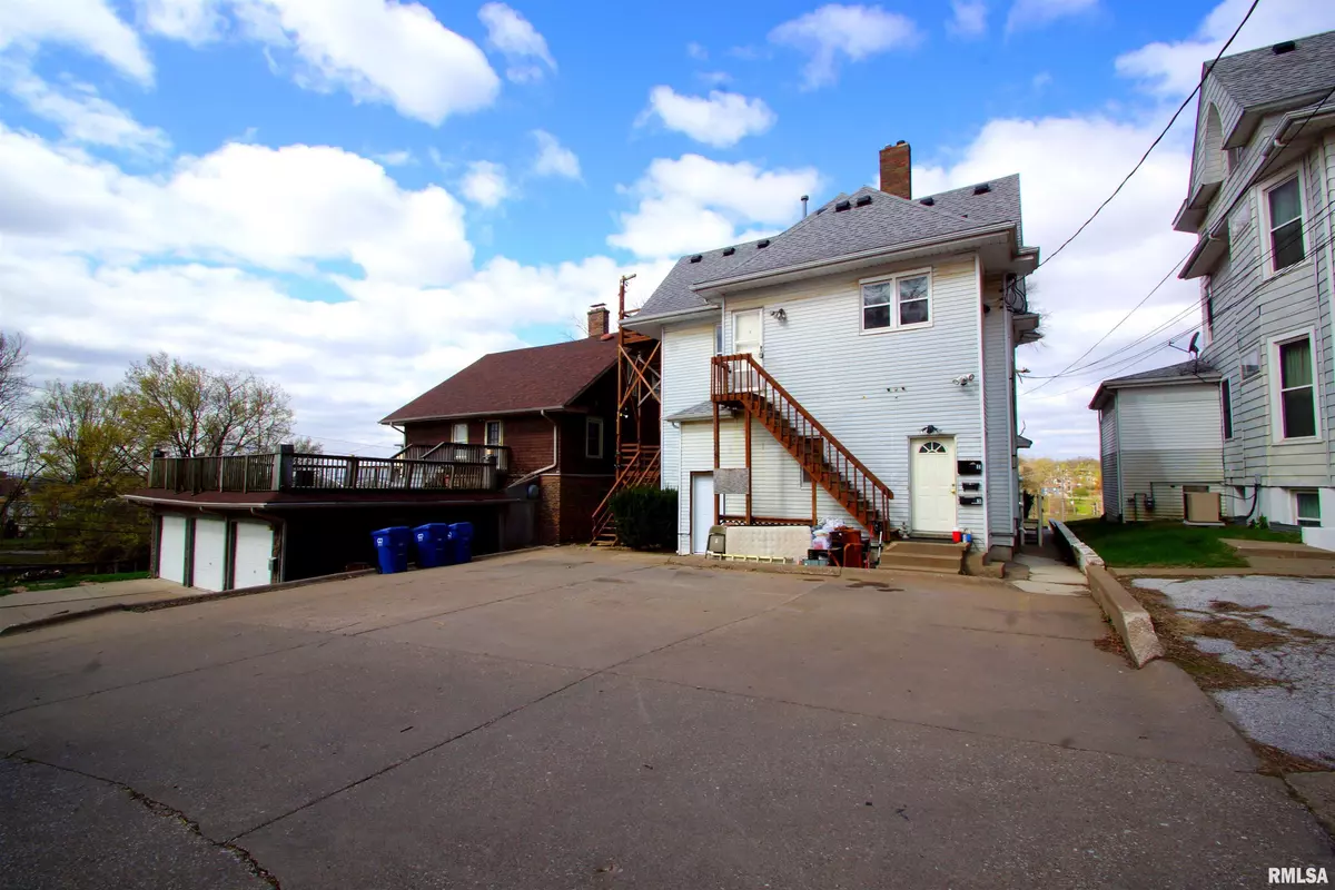 Davenport, IA 52803,705 BRADY ST