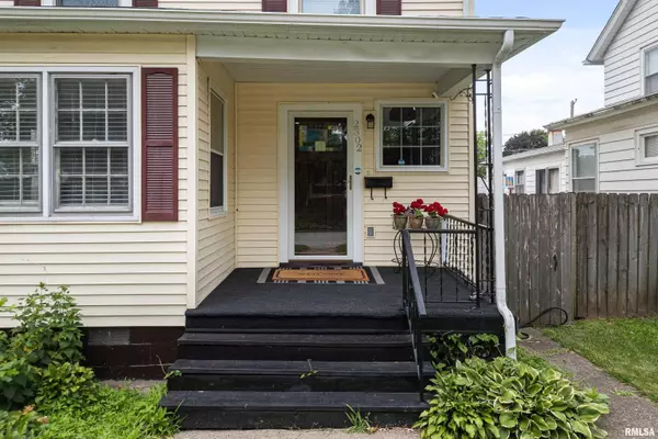 Davenport, IA 52803,2302 WESTERN AVE