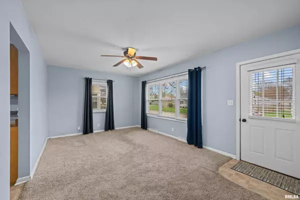 Bettendorf, IA 52722,2924 OAK ST