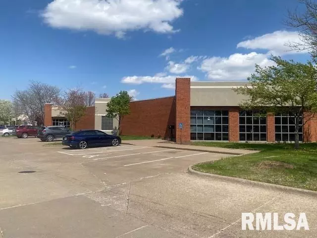 1820 E 54TH ST #11, Davenport, IA 52807