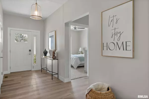 Bettendorf, IA 52722,4048 MEADOWLARK CT