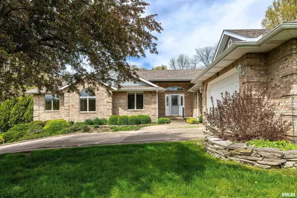 Blue Grass, IA 52726,1 E TIMBERLINE CT
