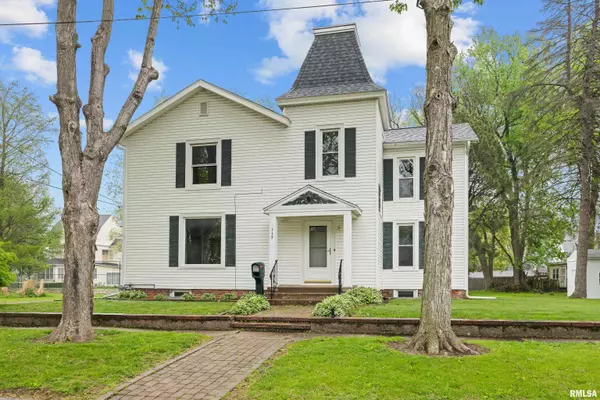117 S 8TH ST, Monmouth, IL 61462