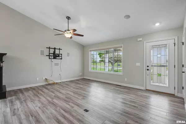 Davenport, IA 52807,1526 PARKVIEW LN
