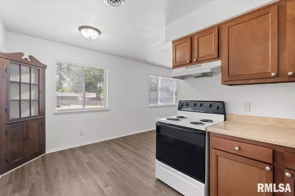 Davenport, IA 52804,3304 HEATHERTON DR