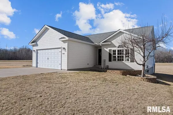 Andalusia, IL 61232,941 W 5TH AVE