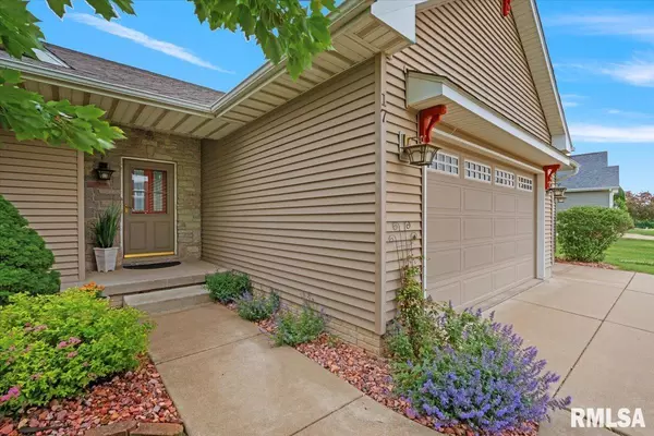 Le Claire, IA 52753,17 Blackstone WAY