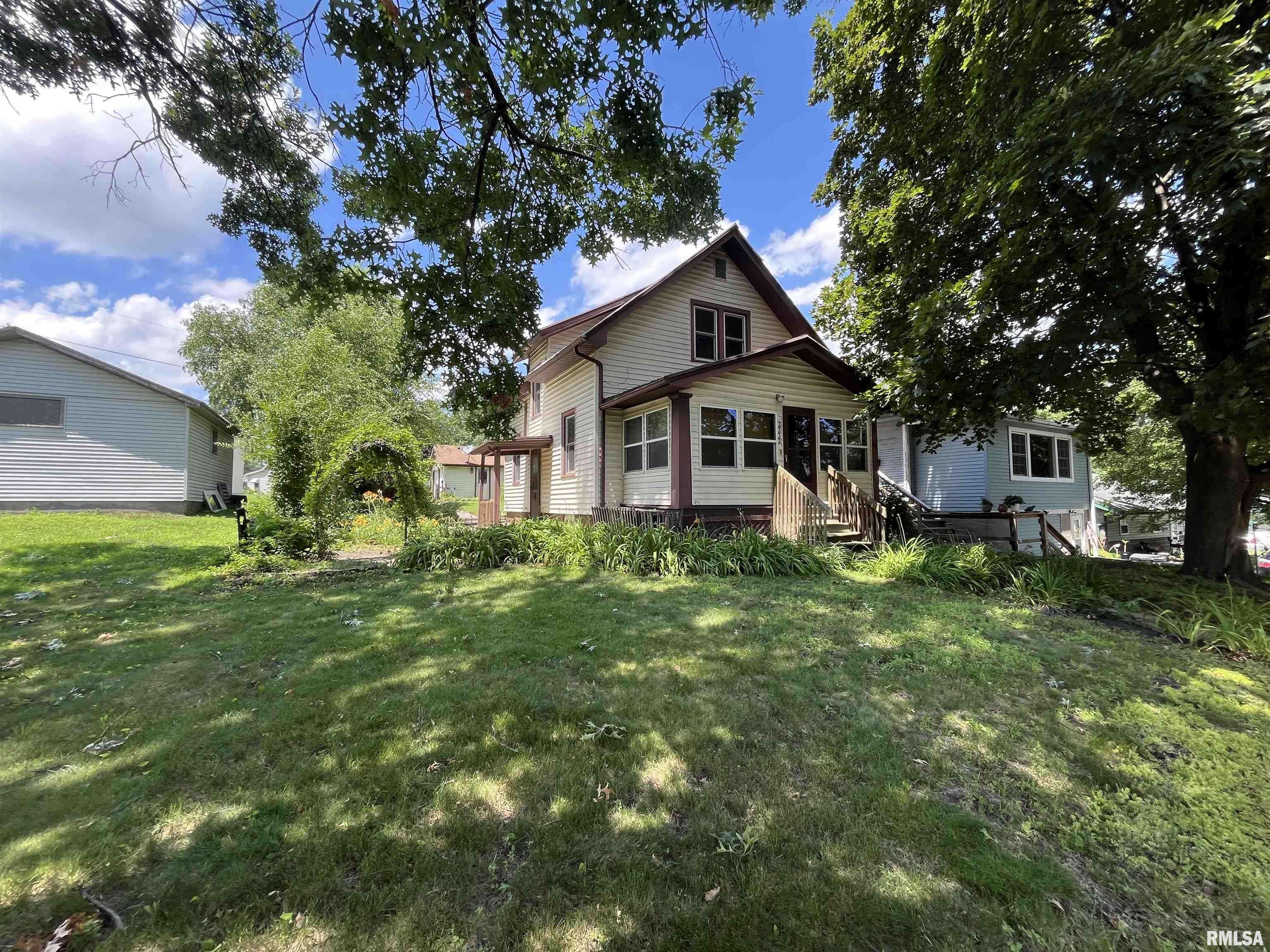 2332 PROSPECT AVE, Clinton, IA 52732