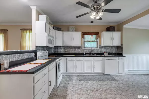 Herrin, IL 62948,301 N 11TH ST