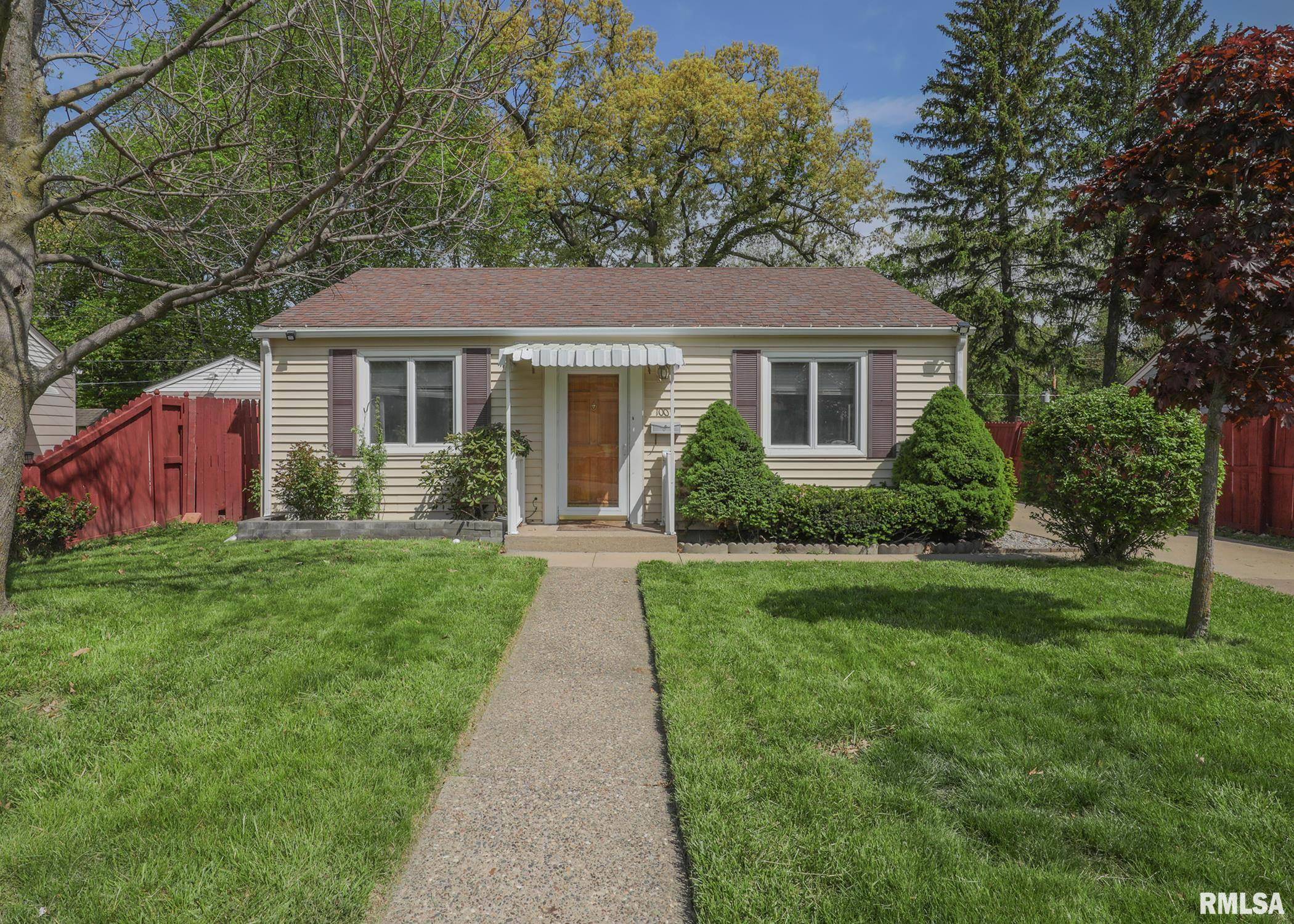 1009 38TH ST, Moline, IL 61265-2469