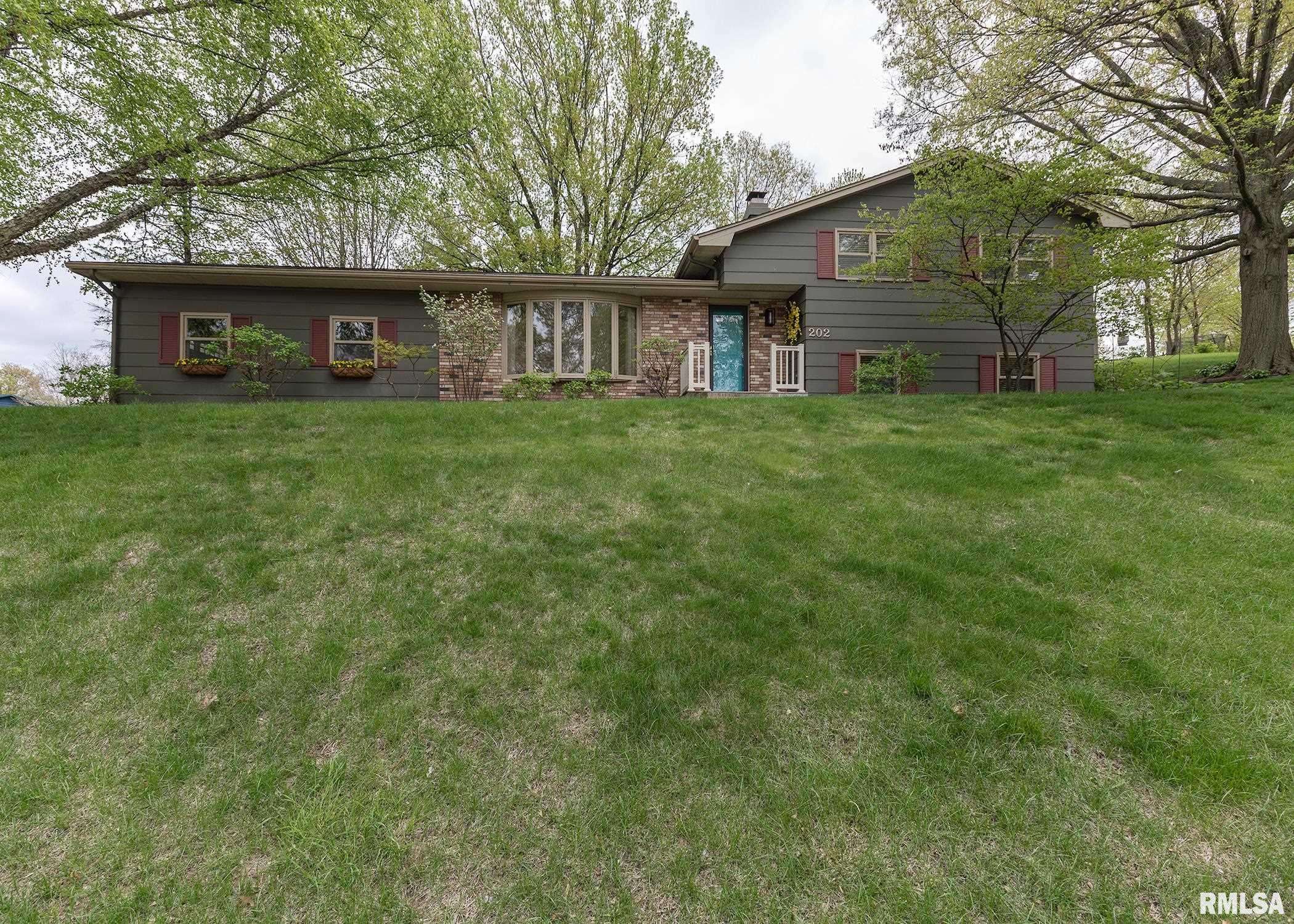 202 PIN OAK DR, Geneseo, IL 61254-2602