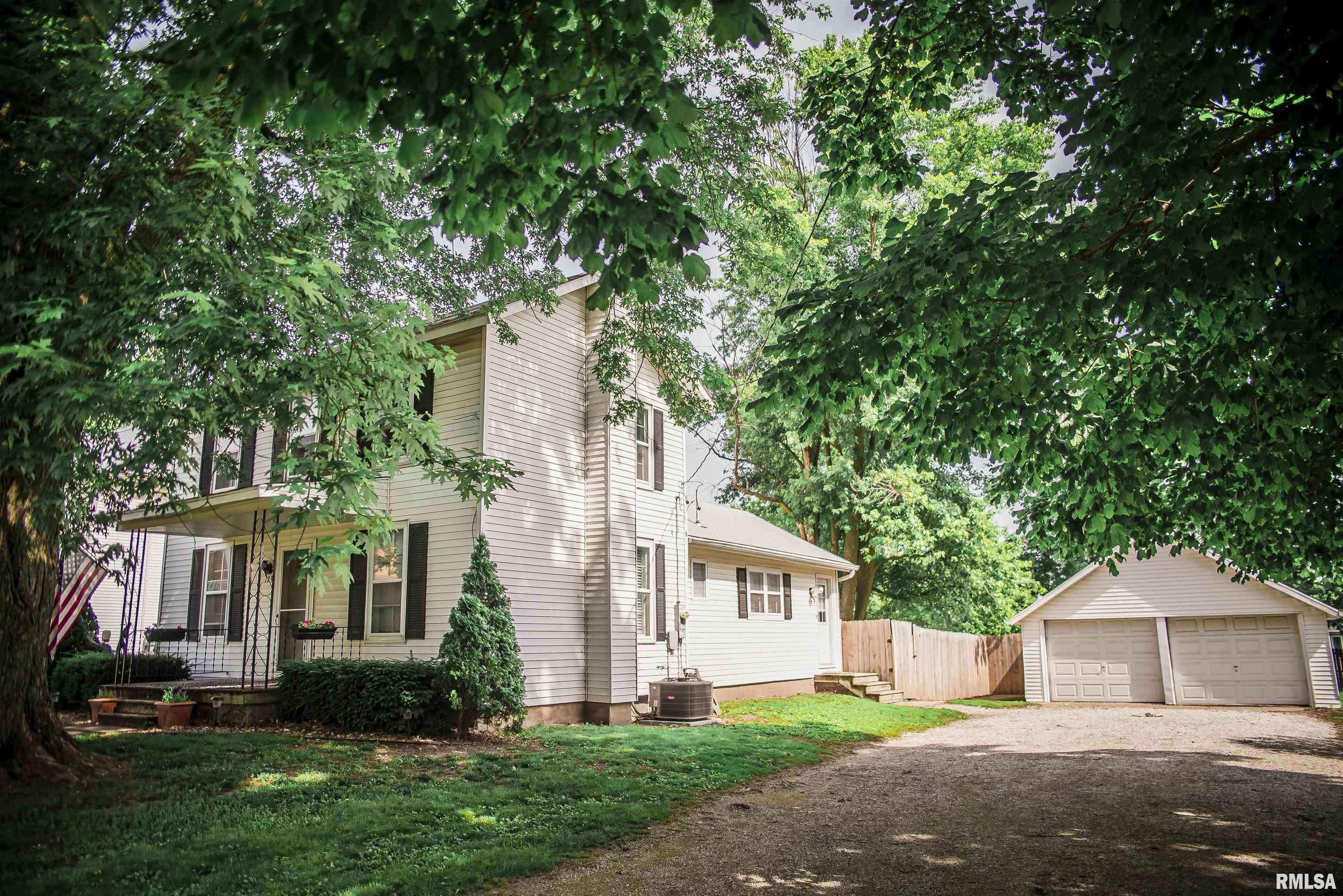 129 E HIGH ST, Mendon, IL 62351