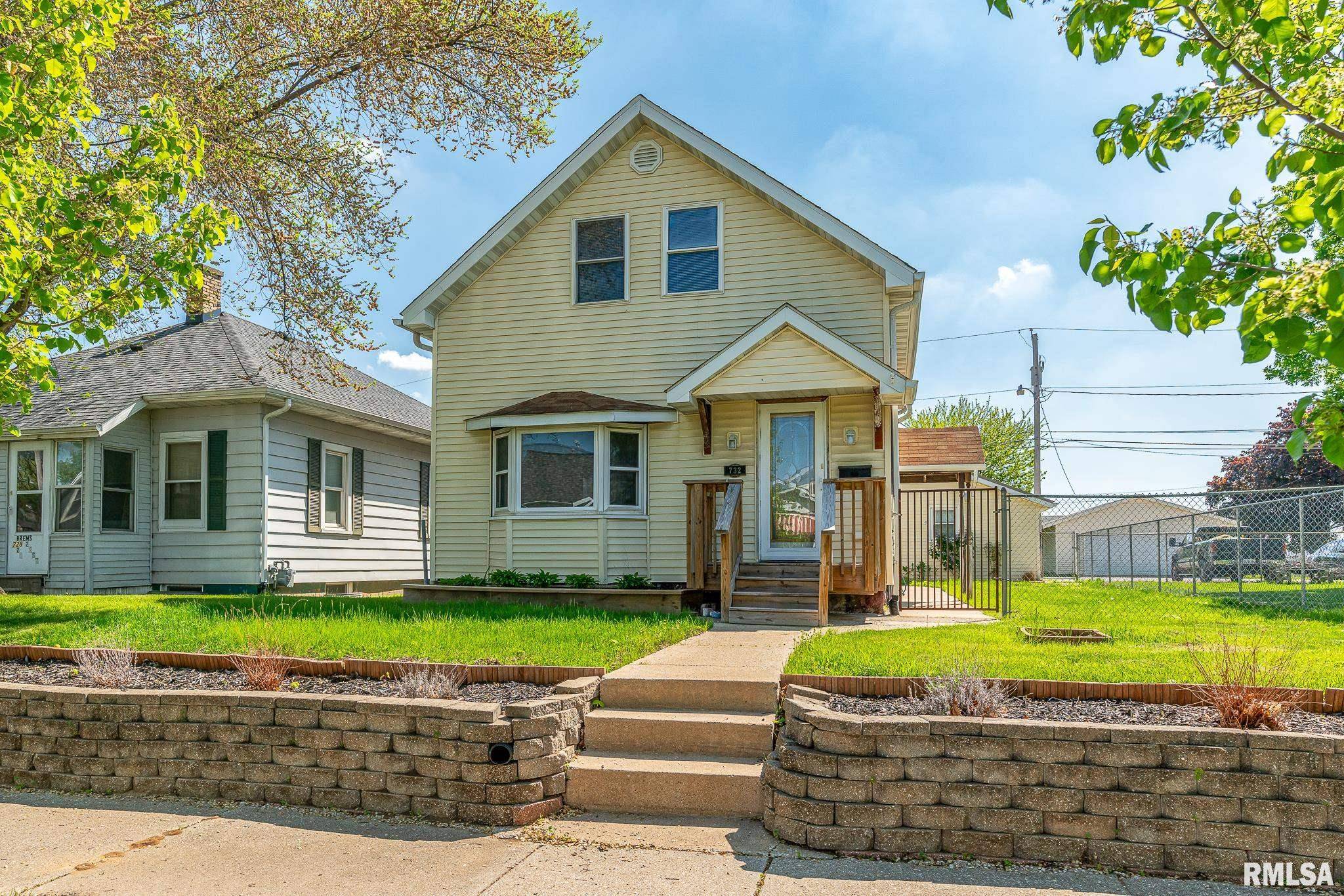 732 26TH ST, East Moline, IL 61244