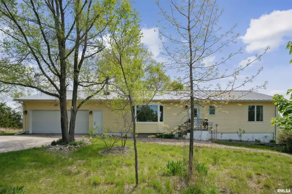 1264 320TH ST, Moscow, IA 52760