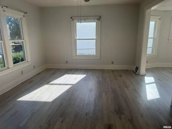 Moline, IL 61265,1809-1811 17TH ST