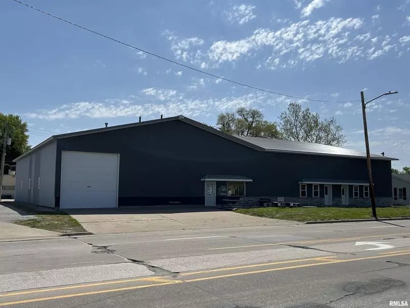 4206 7TH ST #E, East Moline, IL 61244