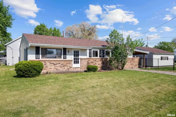 Andalusia, IL 61232,203 E 2ND ST