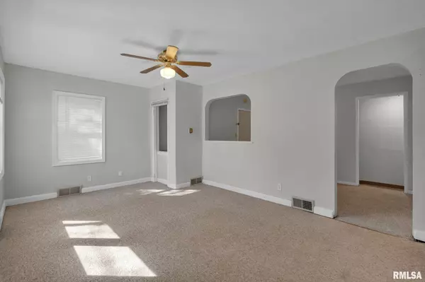 Bettendorf, IA 52722,2910 CENTRAL AVE