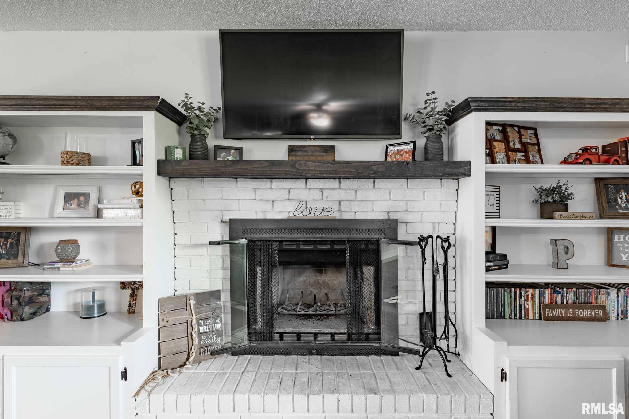Marion, IL 62959,6443 ROBERTS RD