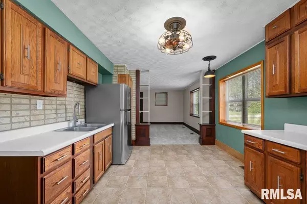 Low Moor, IA 52757,305 4TH AVE