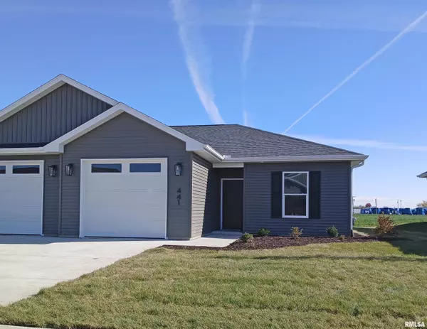 441 N 4TH AVE, Eldridge, IA 52748