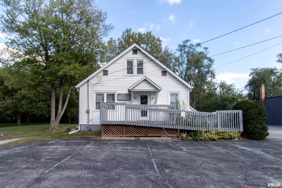 635 1ST ST, Silvis, IL 61282