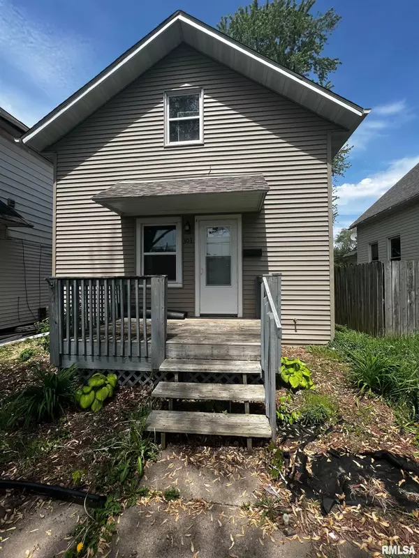 303 15TH AVE, East Moline, IL 61244