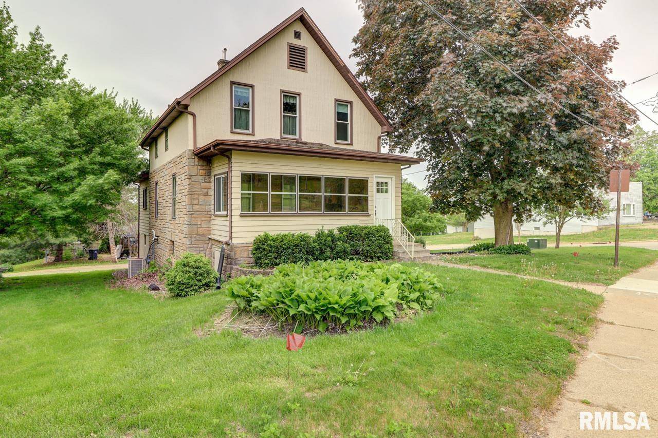 1845 S BLUFF BLVD, Clinton, IA 52732-6725