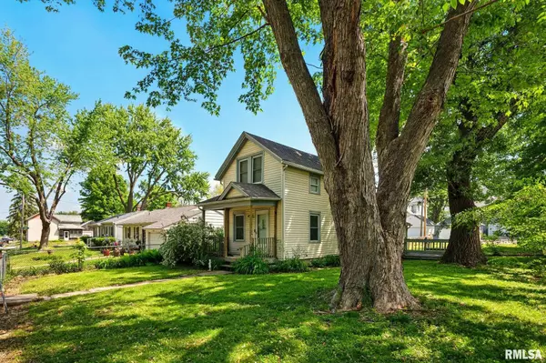 Davenport, IA 52803,2023 LECLAIRE ST