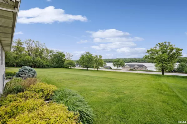 Le Claire, IA 52748,23835 284TH AVE