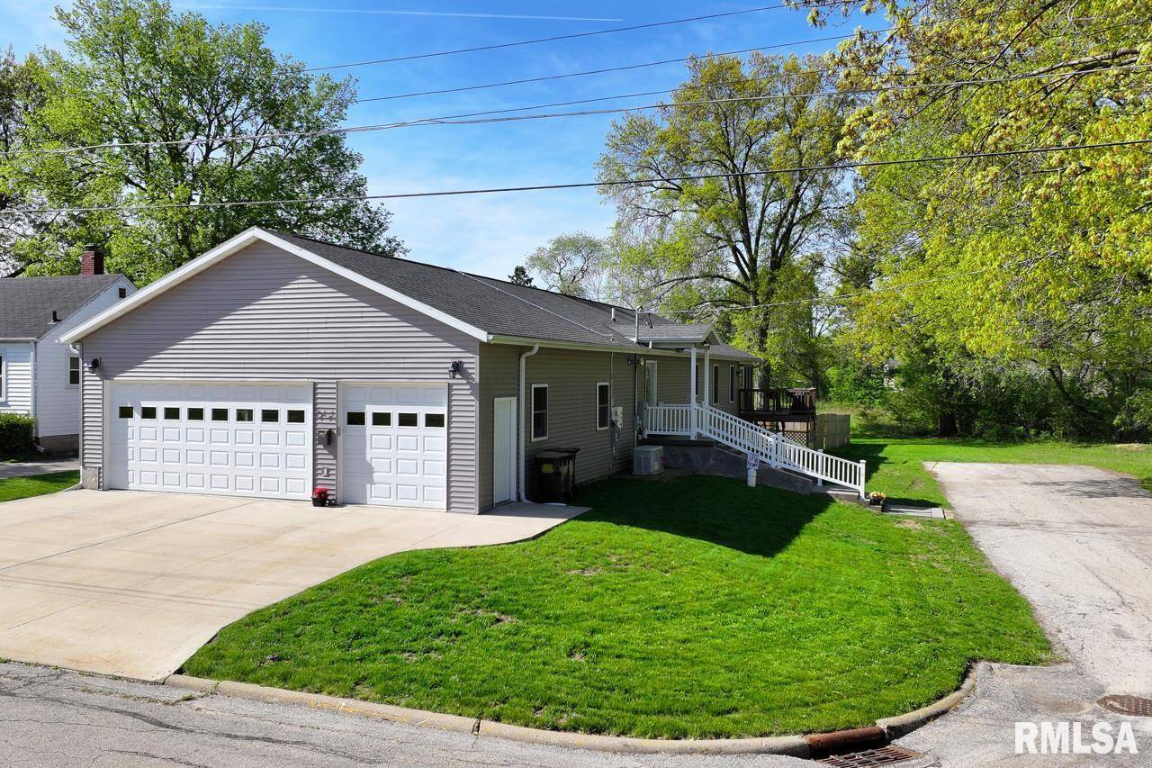 713 W PARK ST, Morrison, IL 61270