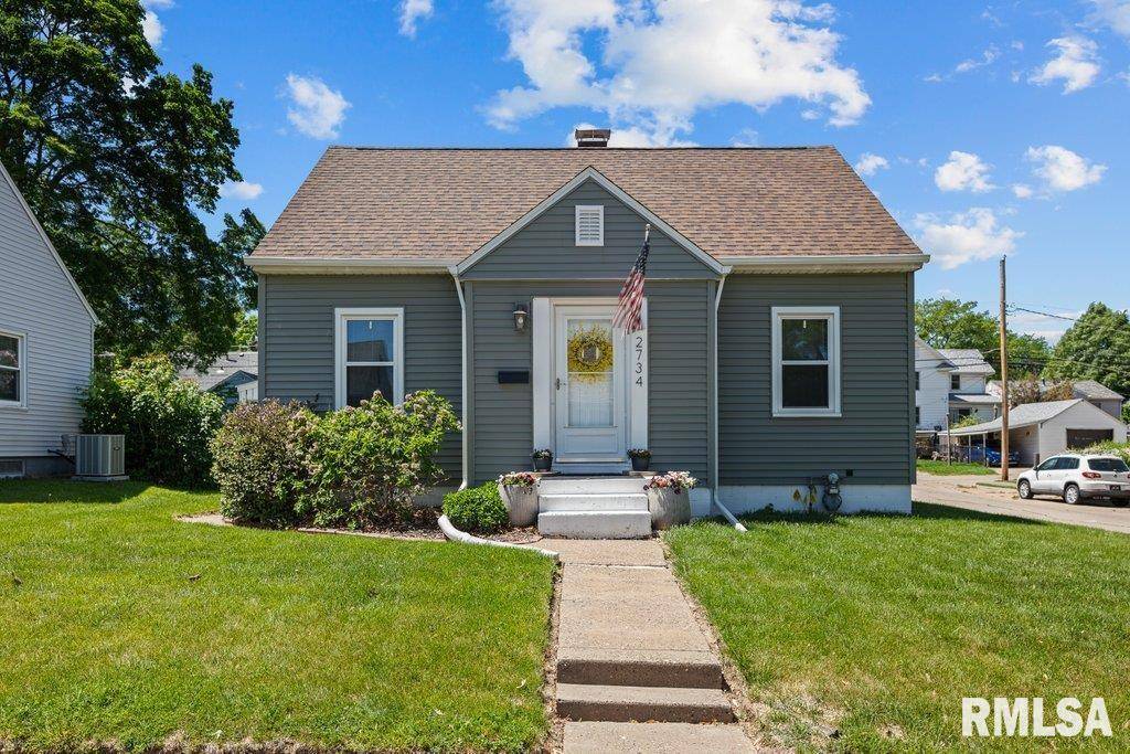 Davenport, IA 52803,2734 COLLEGE AVE