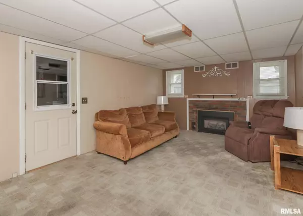 Silvis, IL 61282,2218 9TH ST
