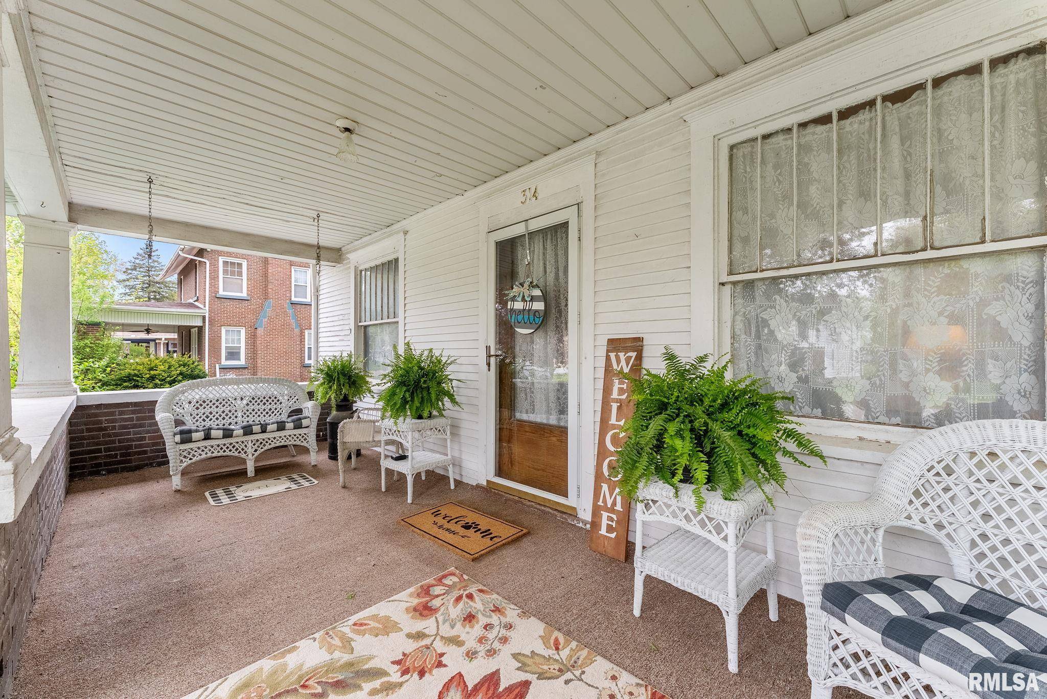 Cambridge, IL 61238,314 W LOCUST ST