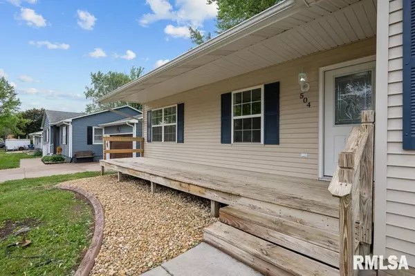 Eldridge, IA 52748,504 N 5TH PL