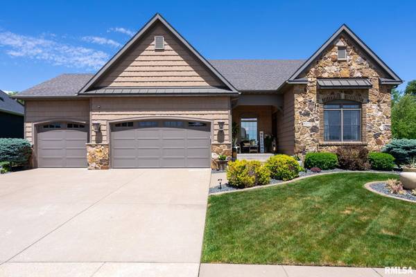 5212 N RICHMOND CIR, Bettendorf, IA 52722
