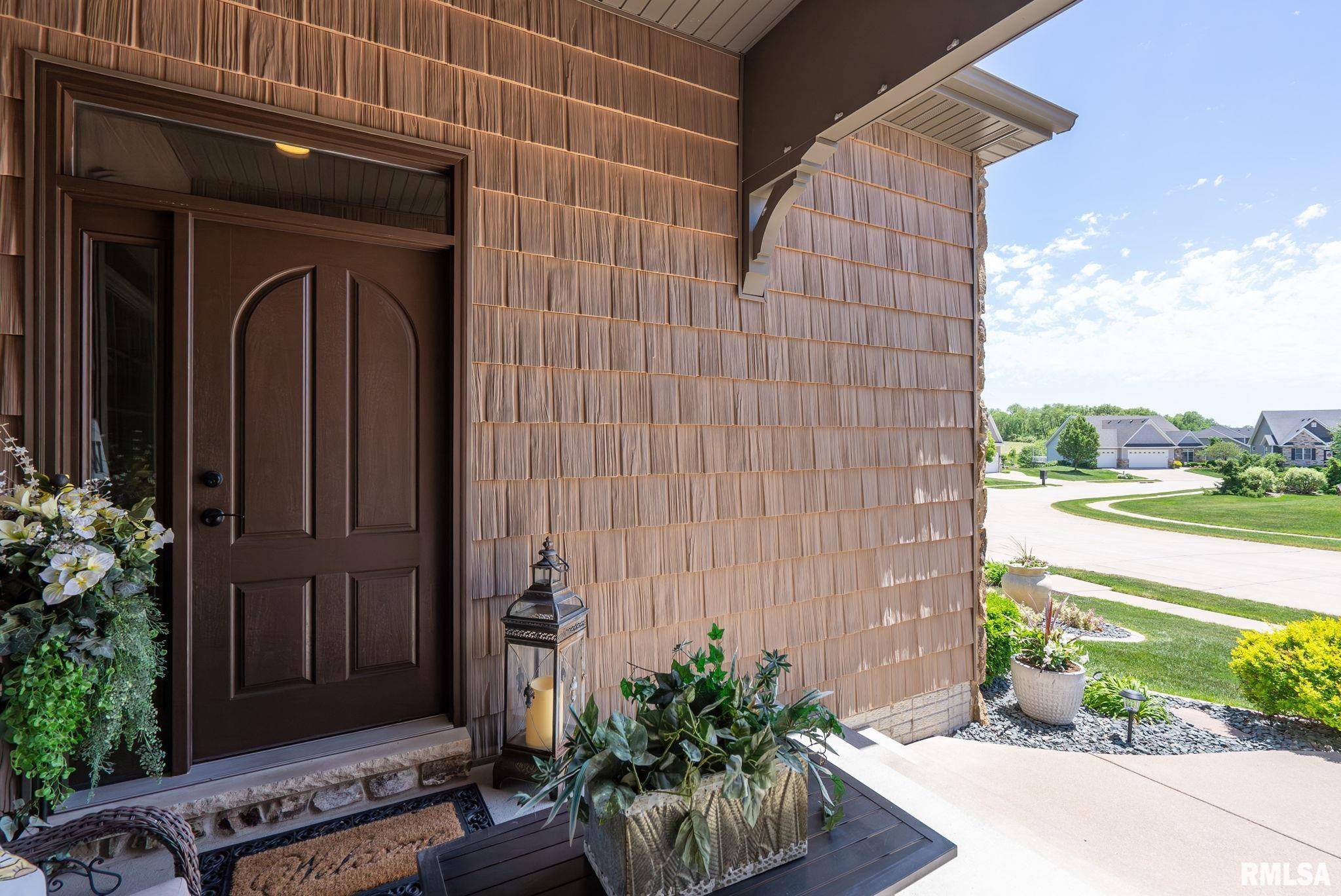 Bettendorf, IA 52722,5212 N RICHMOND CIR
