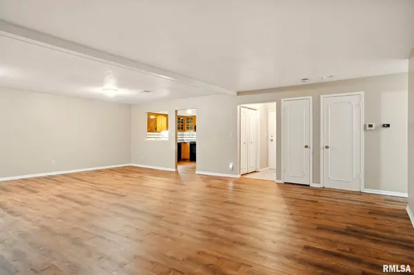 Bettendorf, IA 52722,1360 KIMBERLY RIDGE RD #306