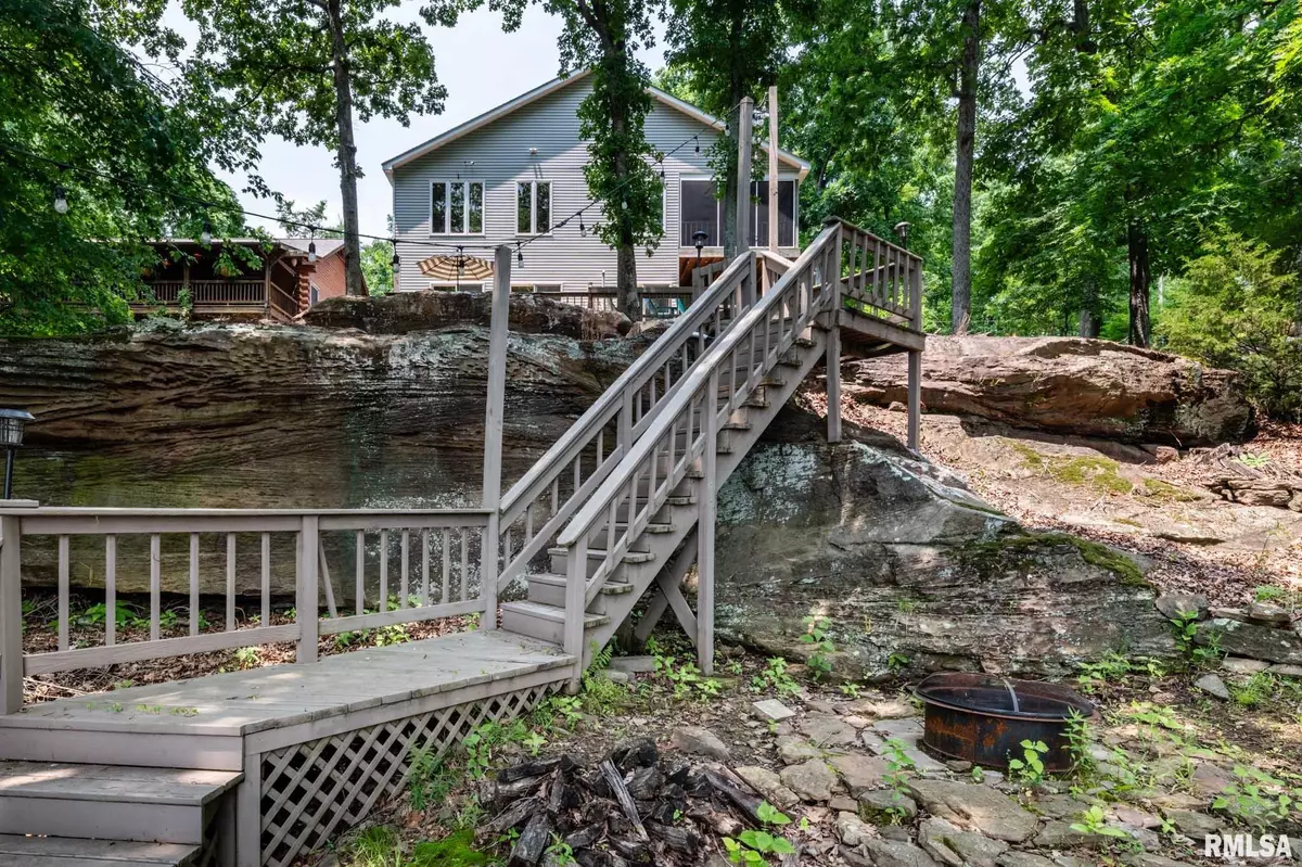 Goreville, IL 62939,605 LAKESHORE Drive South