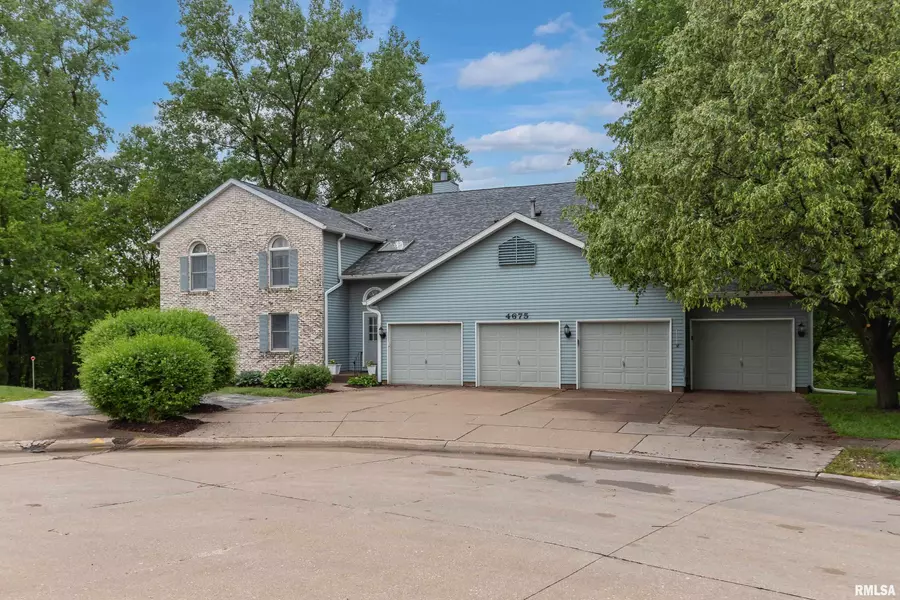 4675 KYNNELWORTH DR #301, Bettendorf, IA 52722