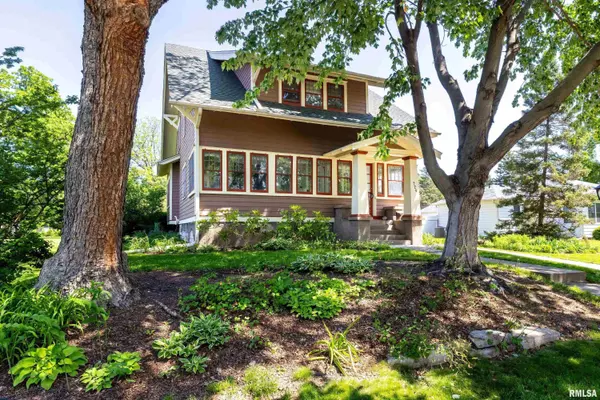 Bettendorf, IA 52722,924 BROWN ST