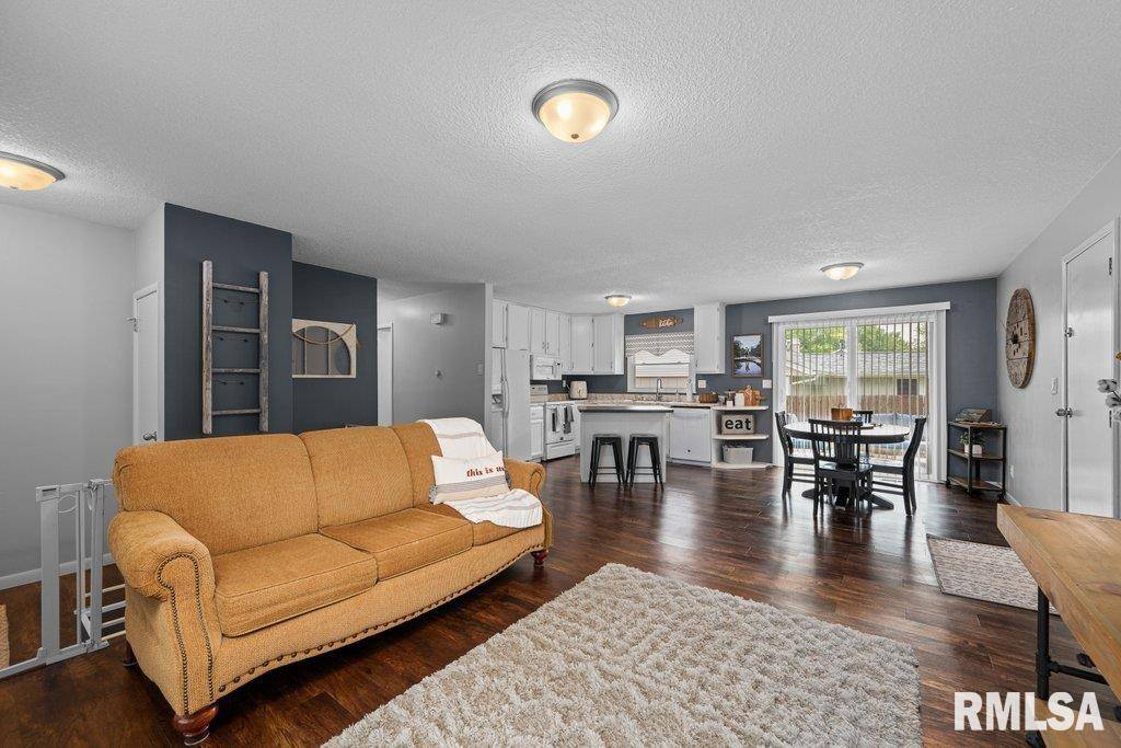 Davenport, IA 52806,5647 QUERCUS LN
