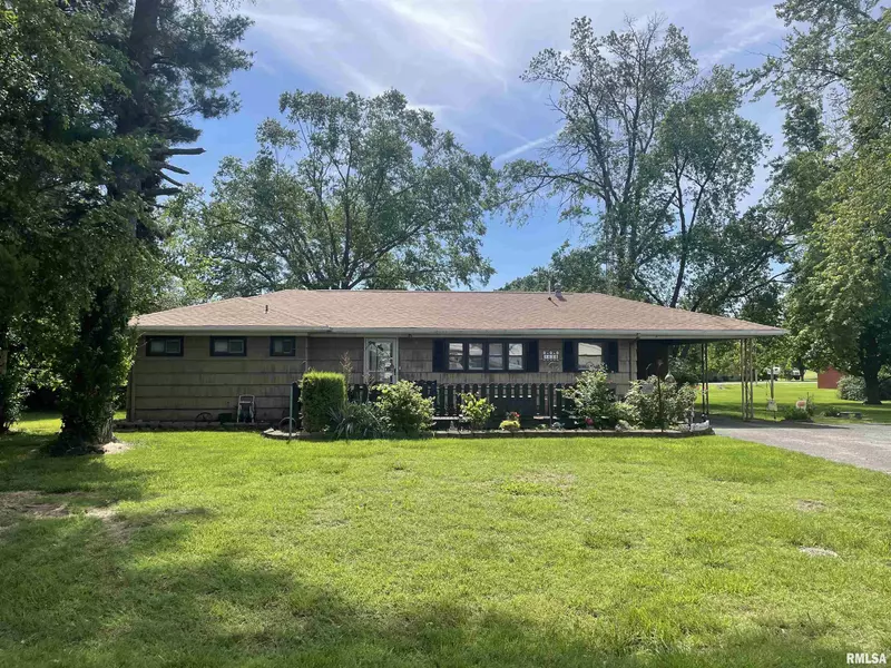 1626 SUNSET DR, Carmi, IL 62821