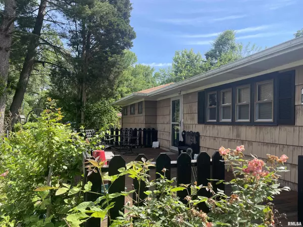 Carmi, IL 62821,1626 SUNSET DR