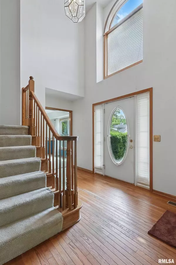 Coal Valley, IL 61240,1003 E 3RD Street Court