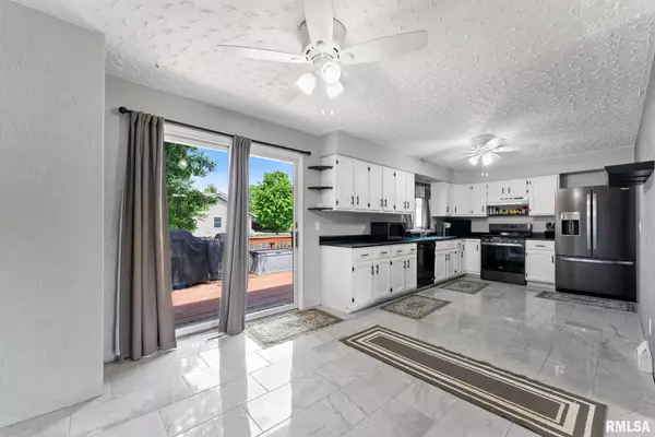 Viola, IL 61486,1409 10TH AVE