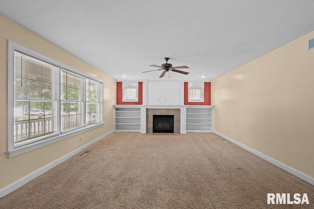 Bettendorf, IA 52722,2982 CHURCH ST