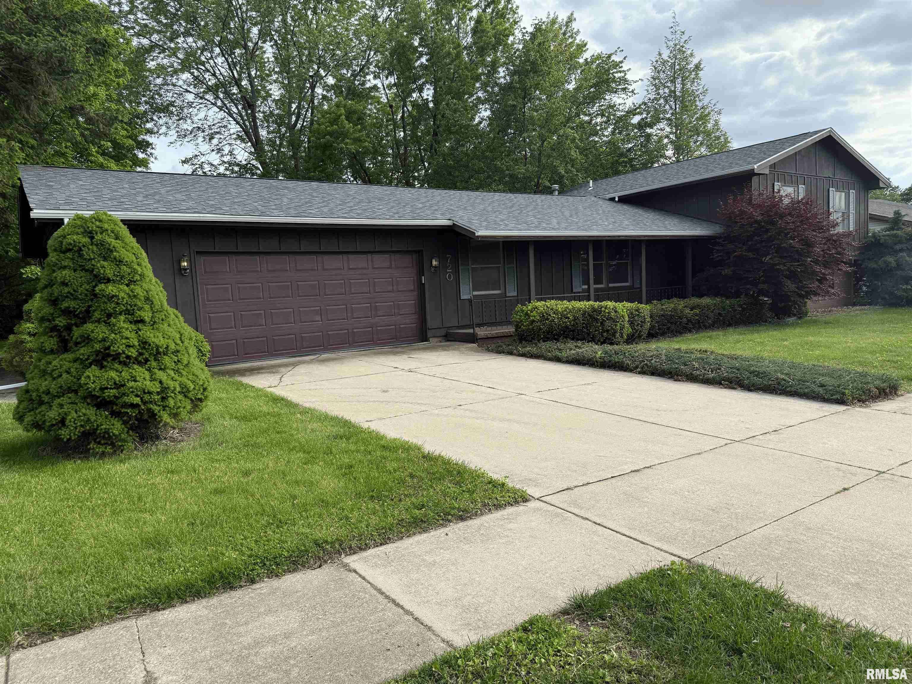 Geneseo, IL 61254,720 MULBERRY DR