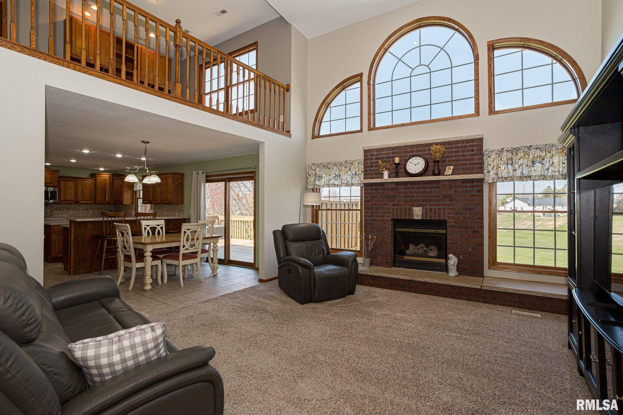Eldridge, IA 52748,12 DOUGLAS WAY